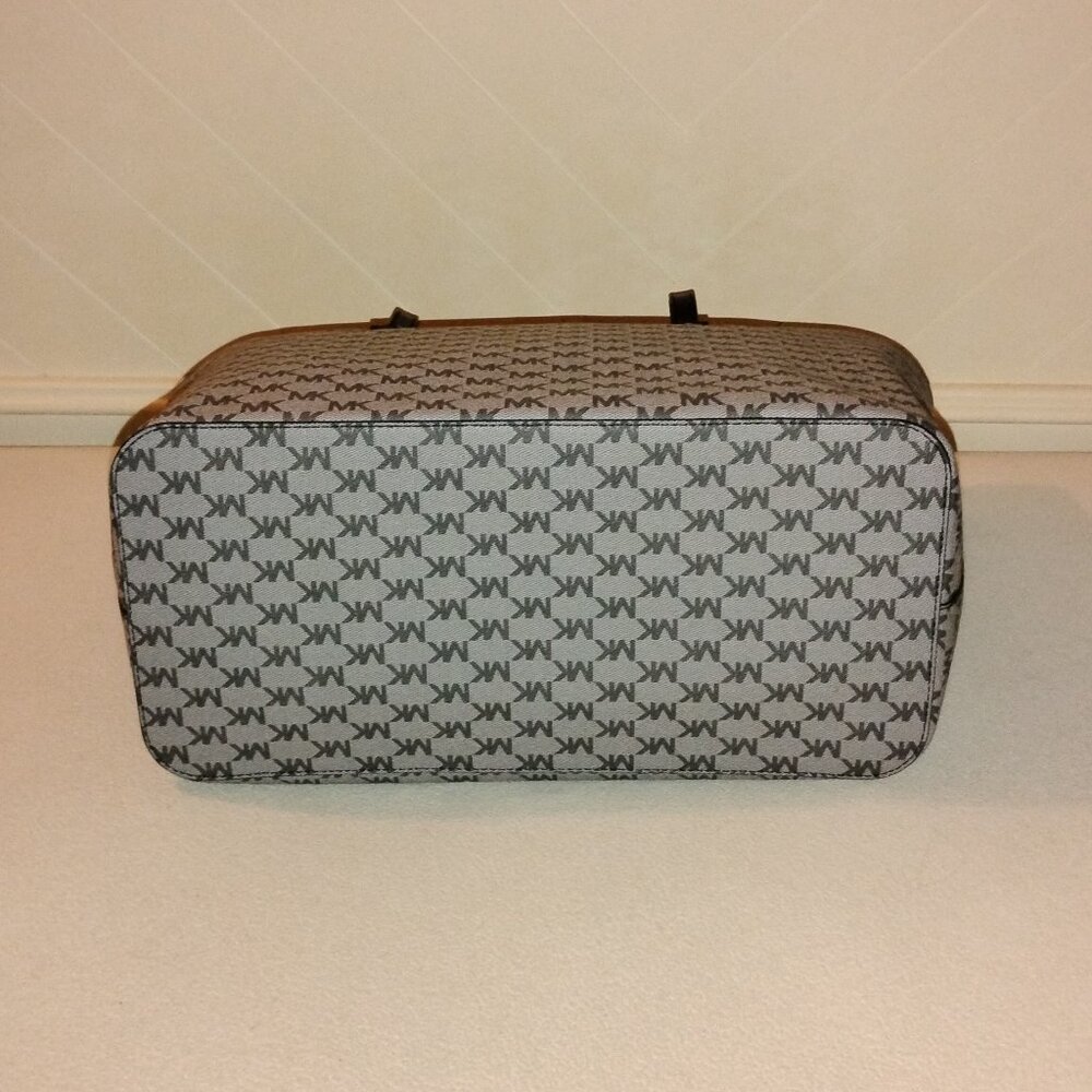 Michael Kors Emry Zip Top Tote - Large ,Black/Gray Monogram - Picture 5 of 14